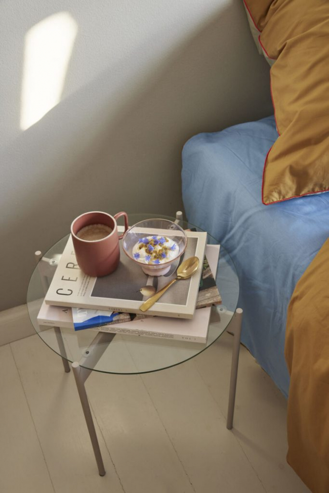 Stolik boczny 'Beam'- Piaskowy - Reforma Sthlm