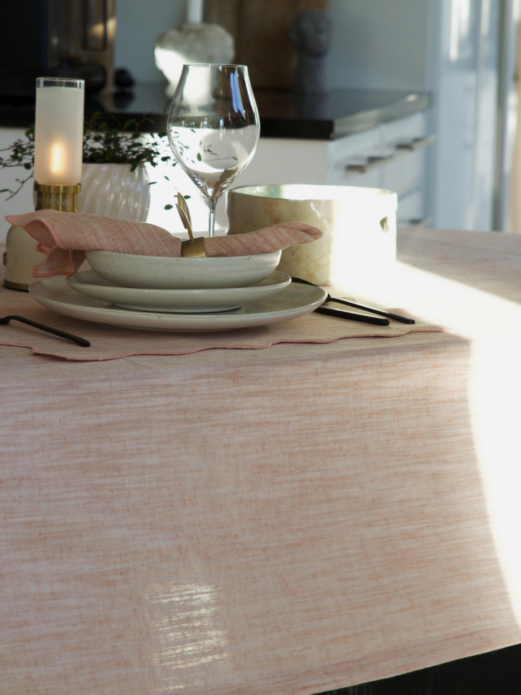 Obrus 'Sabina' 160x280cm - Różowy