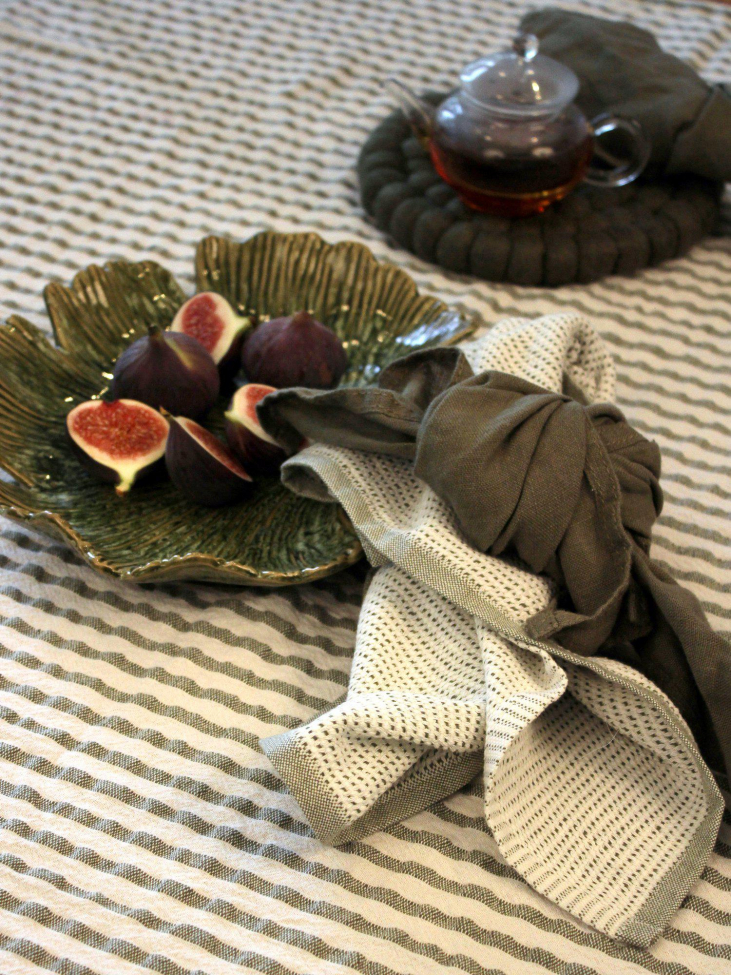 Obrus 'Agata' 145x280cm - Zielony