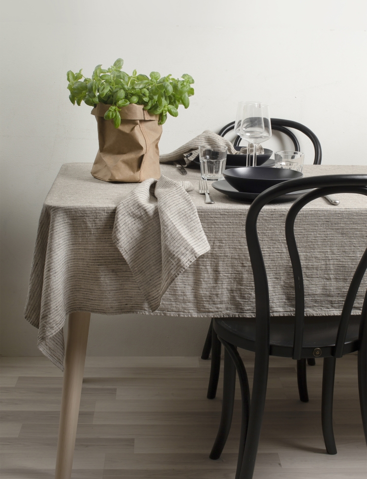 Obrus 'Linus' 145x330- Naturalny/Czarny