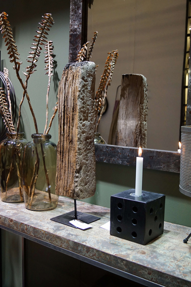 Rzeźba Vintage - Piękne stare drewno