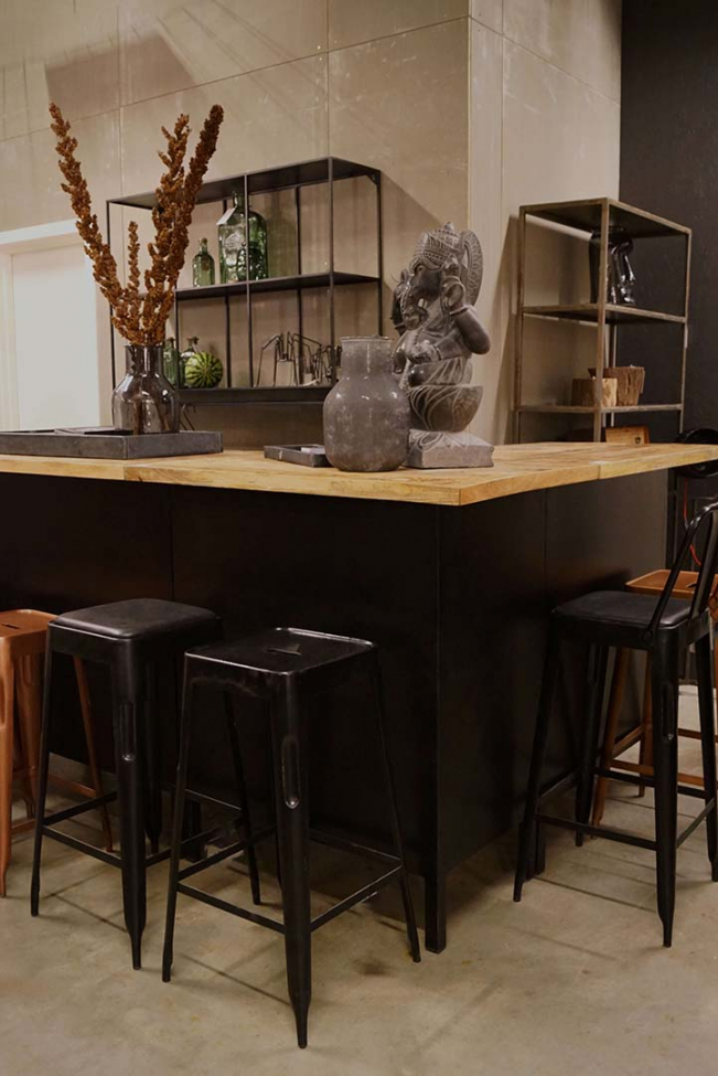 Lada barowa 'Zanzibar' - Prawa