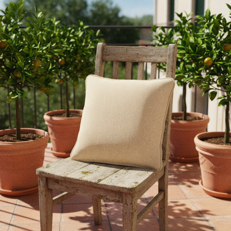 Poszewka na poduszkę 'Denisa Fishbone' 45x45cm - Beż/Biały